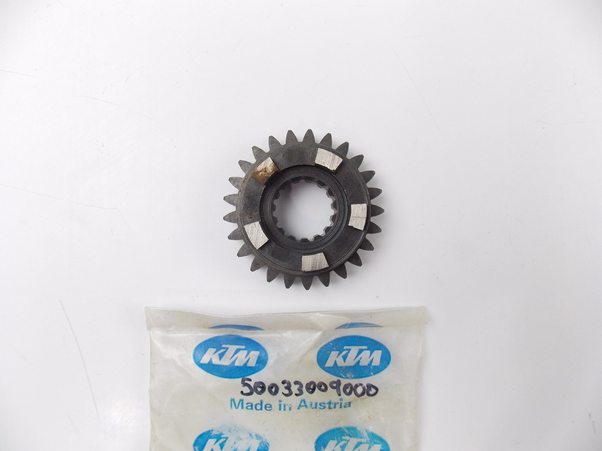 NOS OEM KTM MOTOR 125 VR (GS) 4th GEAR COUNTER SHAFT 25 T. 50033009000 - MotoRaider