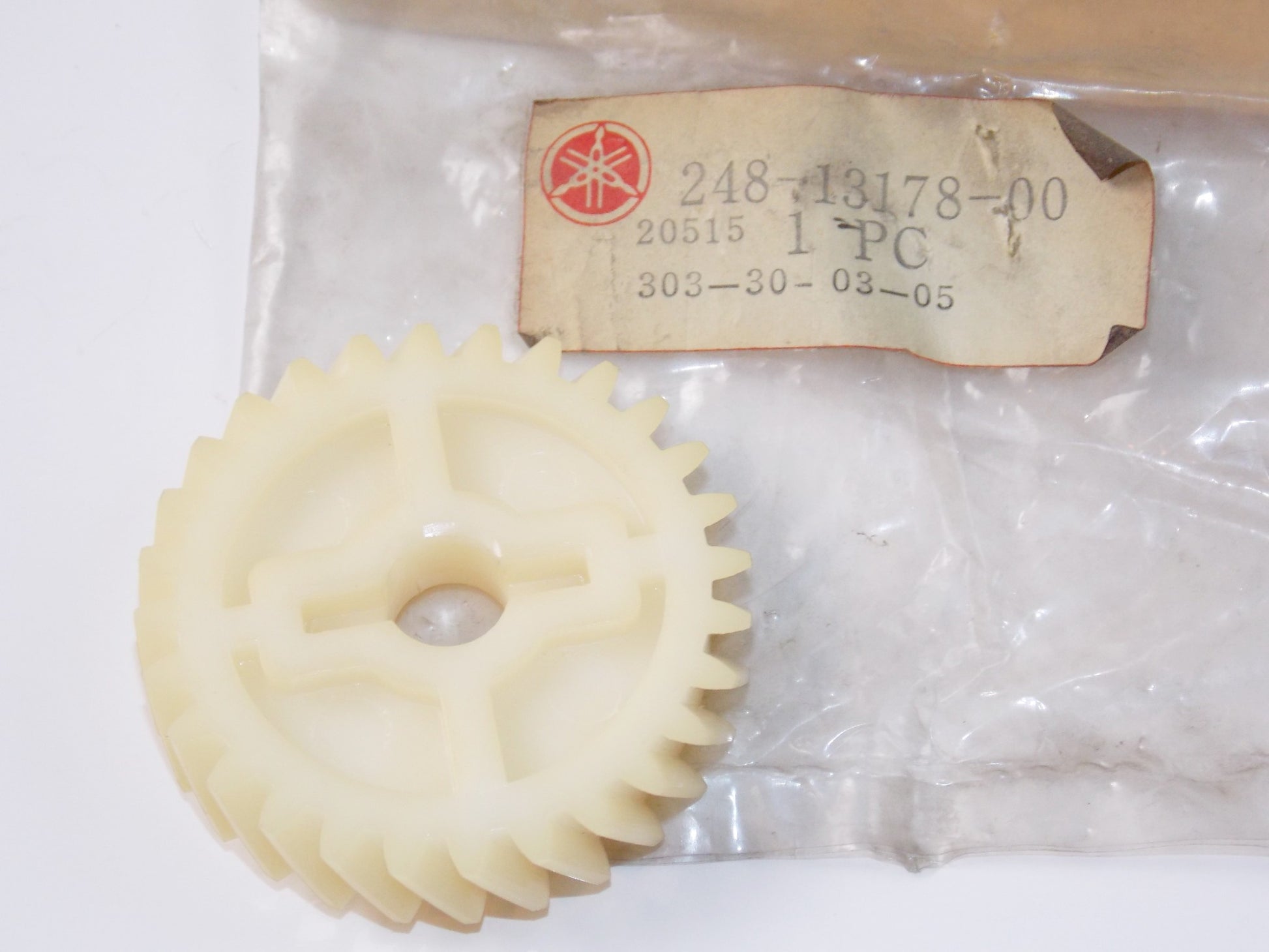NOS OEM YAMAHA 69-2000 AT1E HT1 RT100H RS100C AT2M GEAR PUMP DRIVE 248-13178-00 - MotoRaider