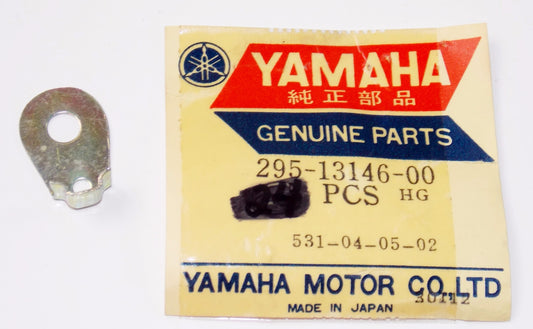 NOS OEM YAMAHA 72-76 TZ250/350 RD125/200 OIL PUMP CVER AJST PULLEY 295-13146-00 - MotoRaider