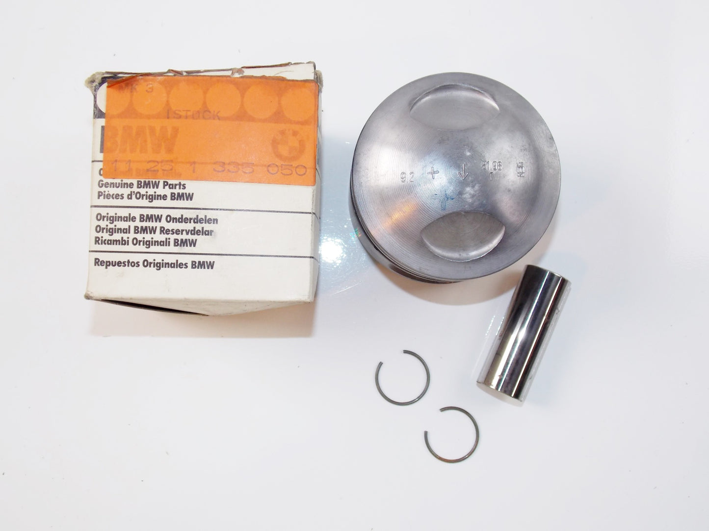 NOS OEM BMW 1979-1980-1981-1982-1983-1985 R65 PISTON 81.98 E=9.2 11251335050 - MotoRaider