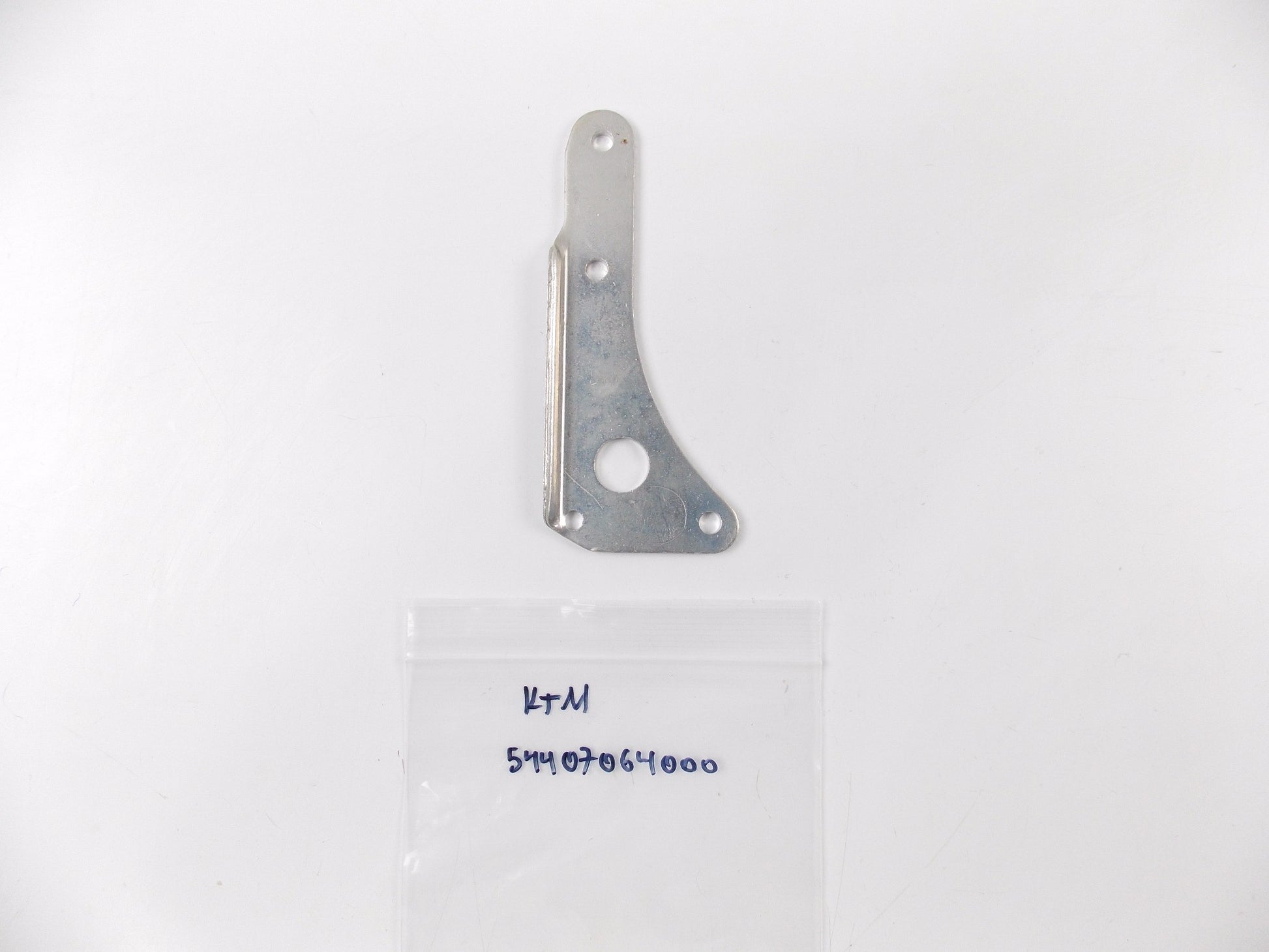 NOS OEM KTM 240/250/350/500 MX/ENDURO CHAIN COVER PLATE SUPPORT 54407064000 - MotoRaider