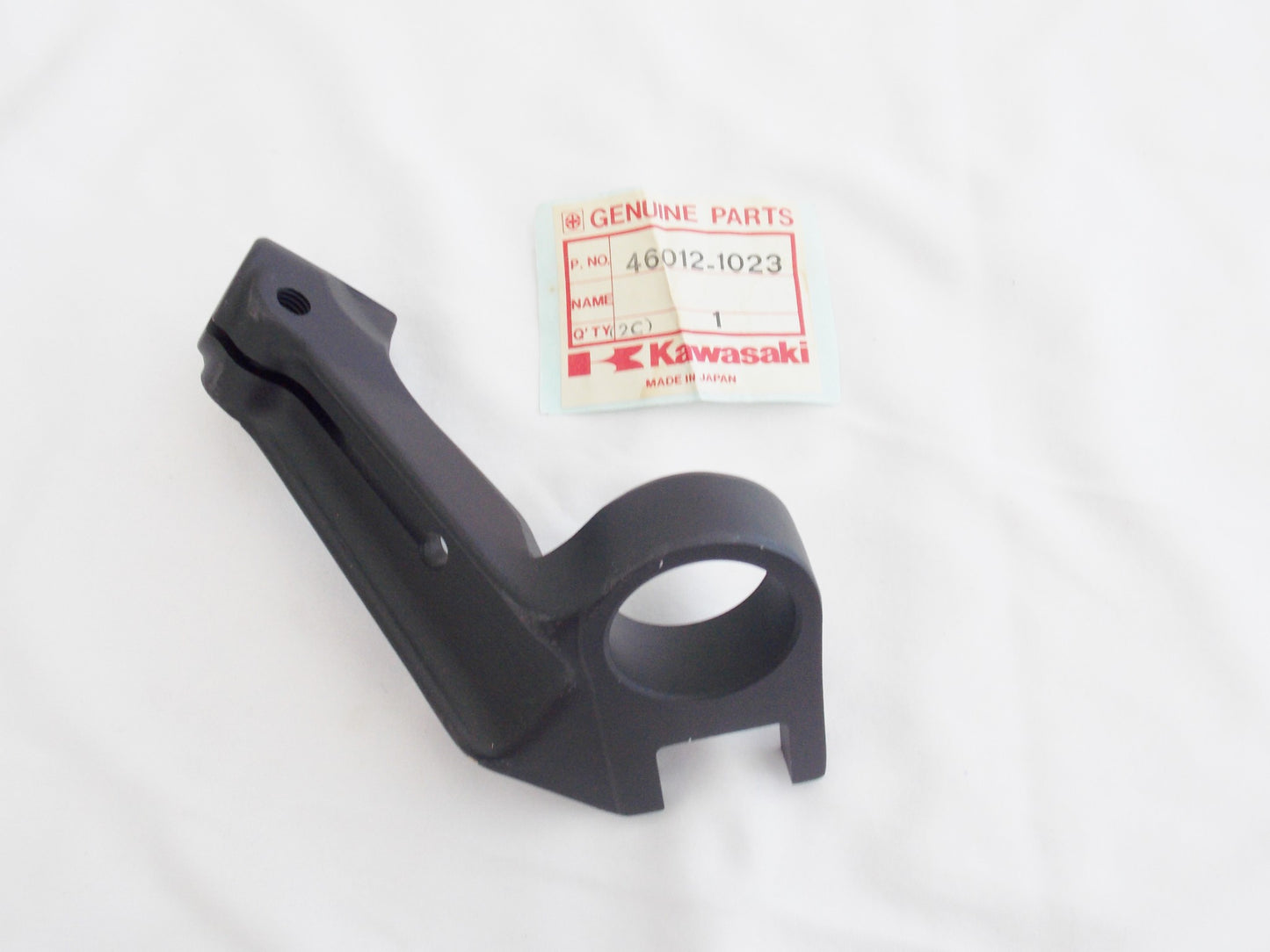 NOS OEM KAWASAKI 1981-82 KZ1100 RIGHT HANDLEBAR HOLDER 46012-1023 - MotoRaider