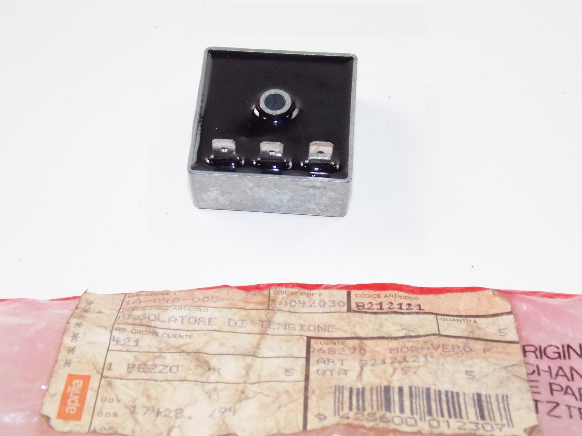 OEM APRILIA 90-05 AF1 FUTURA|EUROPA|CLASSIC|RS|RX-50 VOLTAGE REGULATOR AP8212121 - MotoRaider