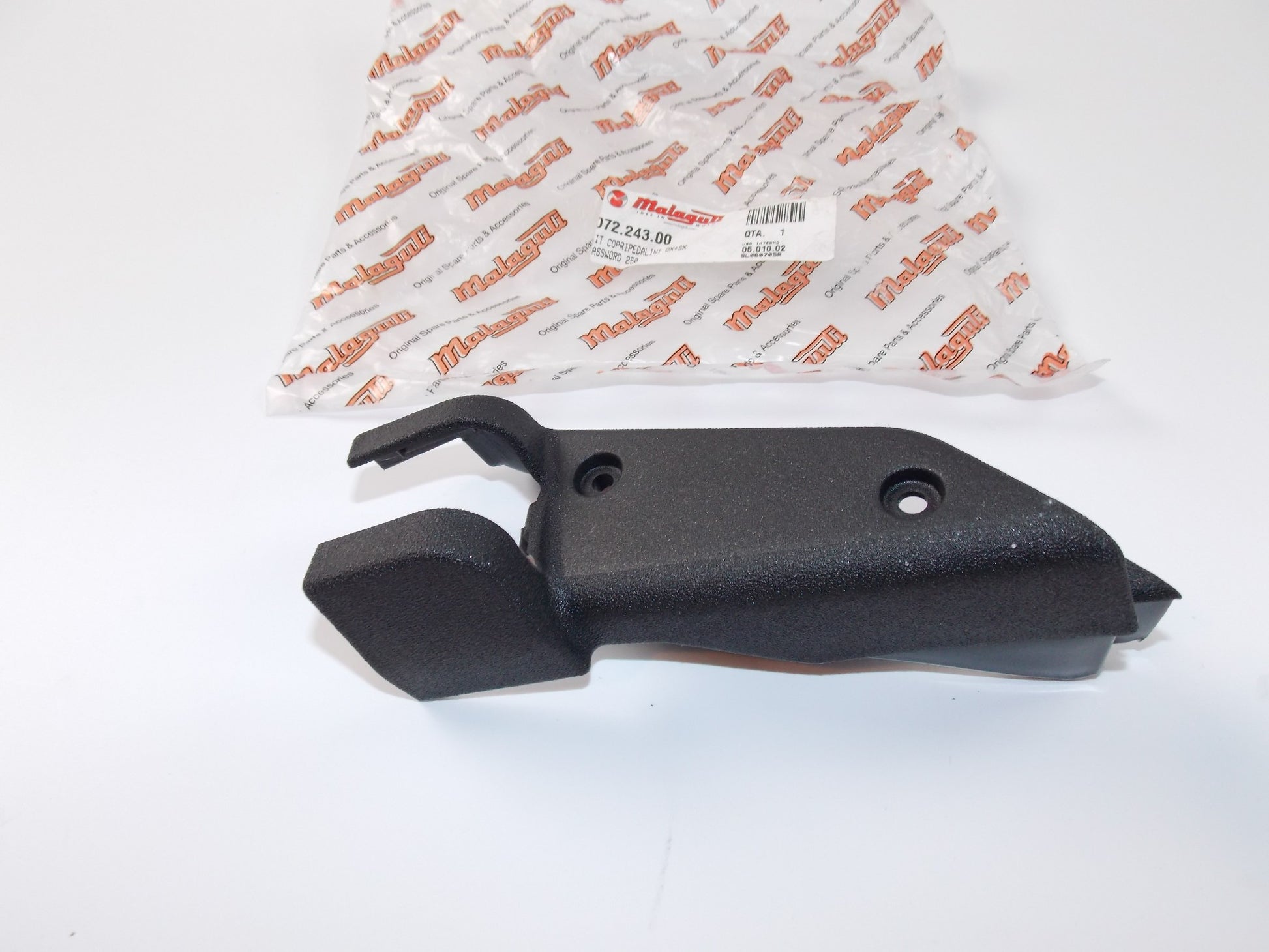 NOS OEM MALAGUTI PASSWORD 250 Euro 3 COVER PEDAL 072.243.00 - MotoRaider