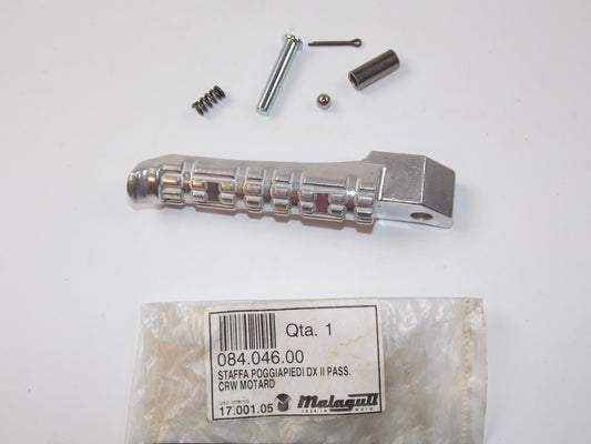OEM MALAGUTI XSM 50 SUPERMOTARD Kat Euro 2 RH PASSENGER FOOTREST+KIT 084.046.00 - MotoRaider