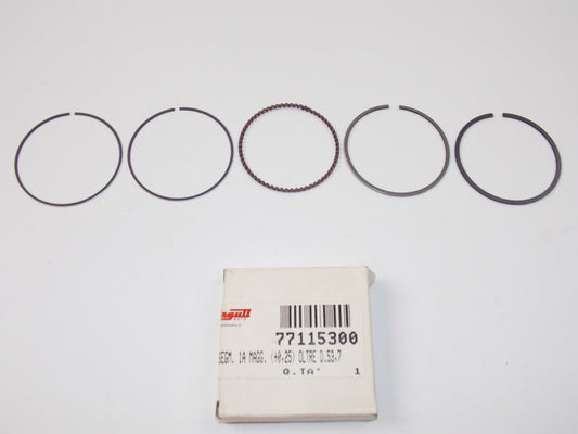 OEM MALAGUTI MADISON R 125 Restyling 1° PISTON RING SET (+0,25)D=53,7 771.153.00 - MotoRaider