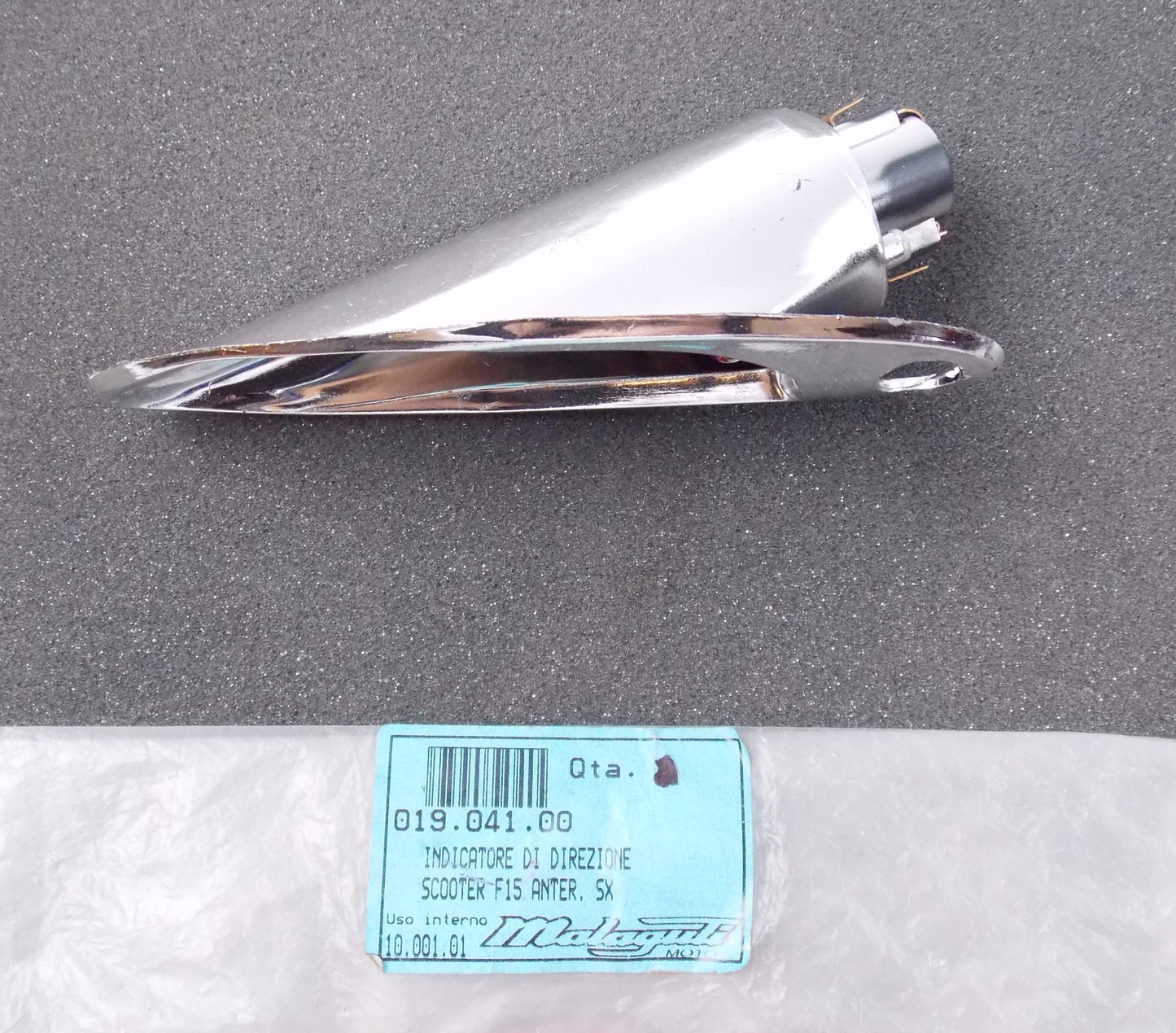 NOS OEM MALAGUTI 99/01-02 F15 LC LH FRONT TURN INDICATOR 019.041.00 - MotoRaider