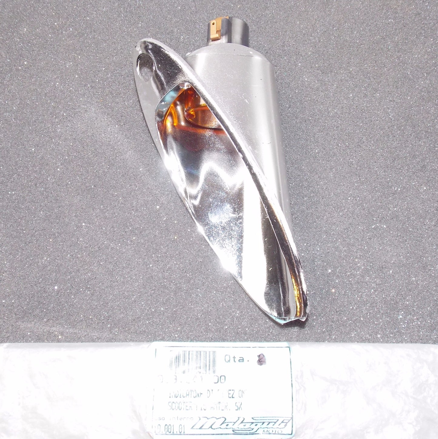 NOS OEM MALAGUTI 99/01-02 F15 LC LH FRONT TURN INDICATOR 019.041.00 - MotoRaider