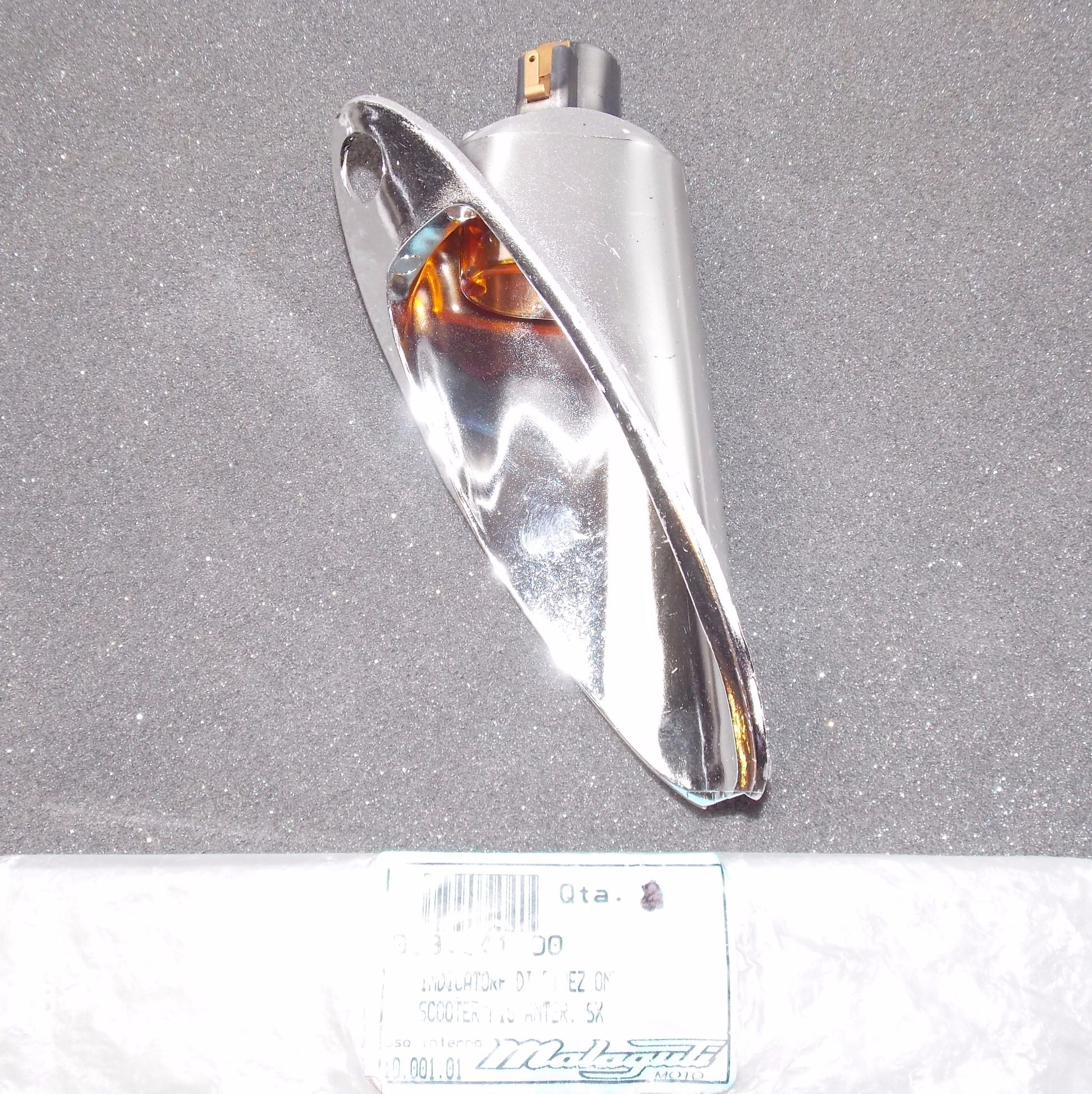 NOS OEM MALAGUTI 99/01-02 F15 LC LH FRONT TURN INDICATOR 019.041.00 - MotoRaider