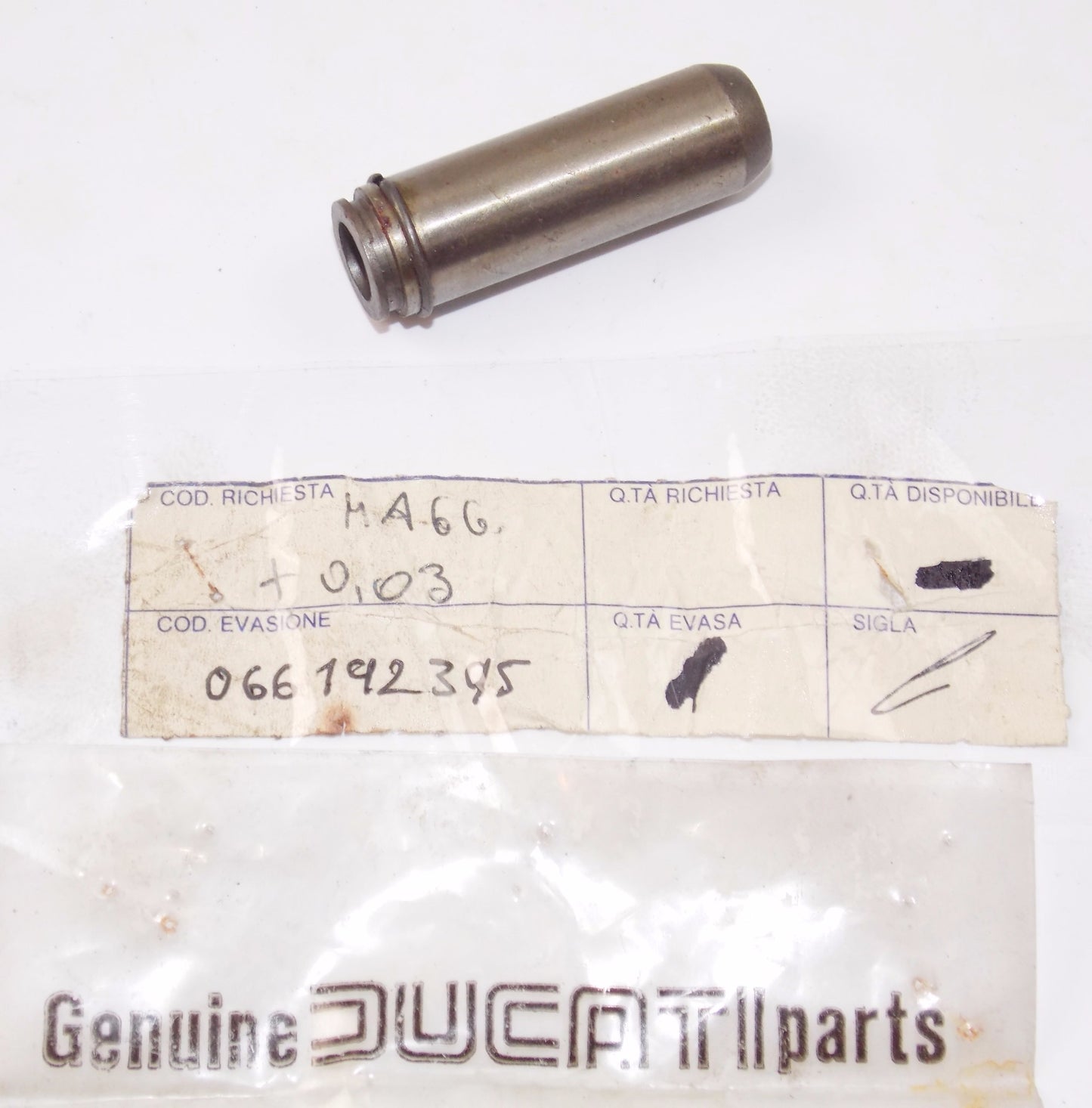 NOS OEM DUCATI 500 600 PANTAH F1 INTAKE VALVE GUIDE 066192395 - MotoRaider