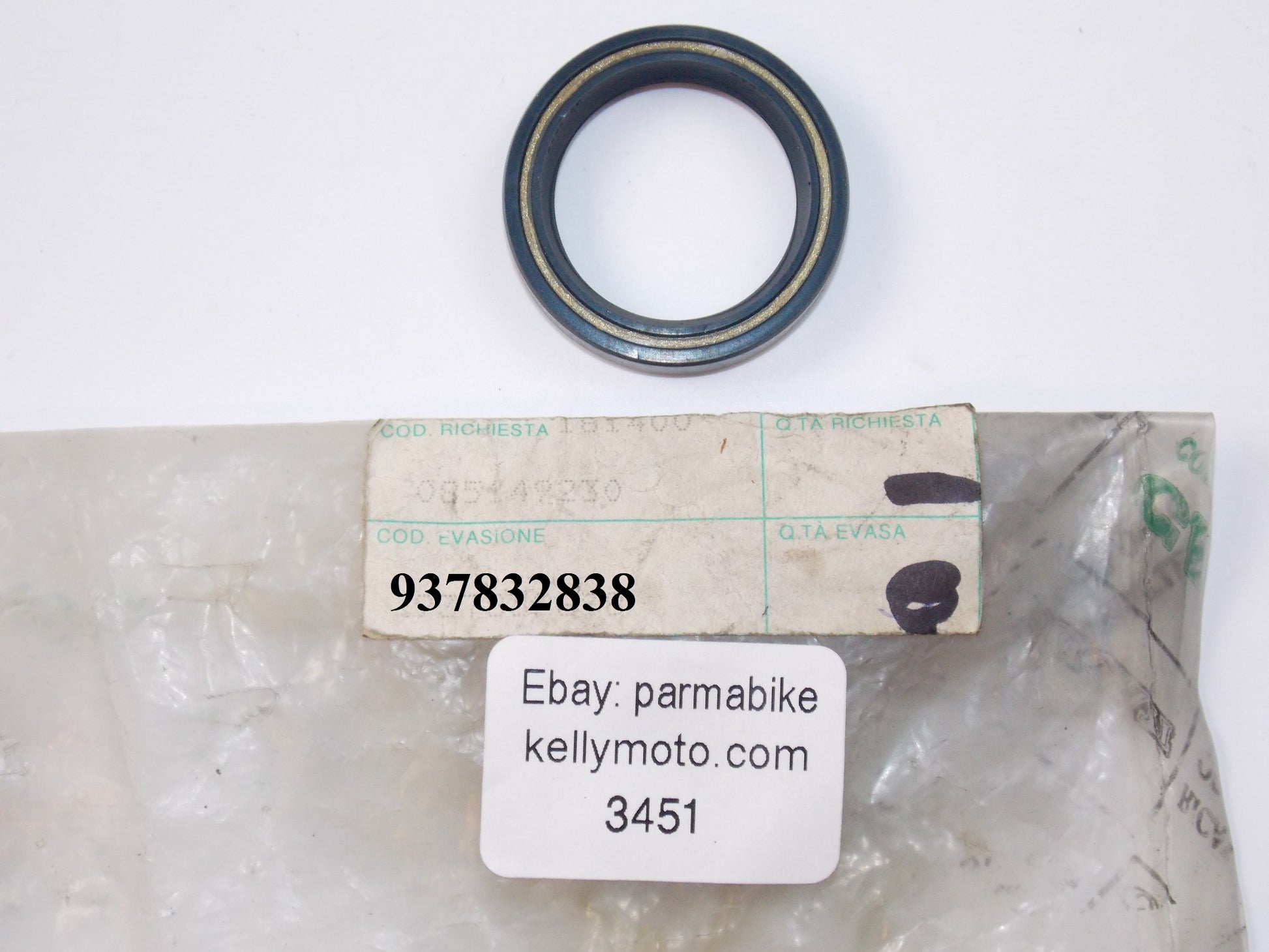 NOS OEM DUCATI 350 F3 750 LAGUNA SECA/SPORT CRANKCHAFT SEAL 28x38x7 937832838 - MotoRaider