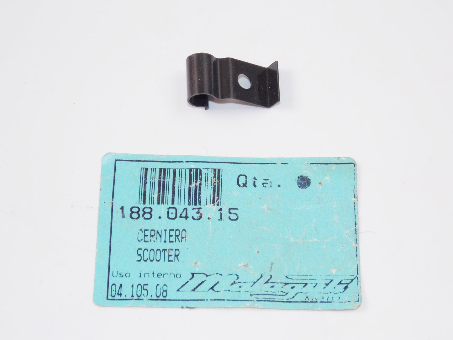 NOS OEM MALAGUTI F10 F10/'02 F10/'94 F10/50 A.C./'09 FAIRING CLIP 188.043.15 - MotoRaider