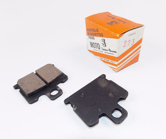 BRAKE PADS KIT SPADARO RICAMBI 223 YAMAHA PASTIGLIE FRENI - MotoRaider